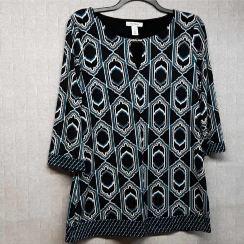 Woman’s WHBM tunic.